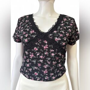 Charlotte Russe Black Floral Lace Trim V-Neck Crop Top